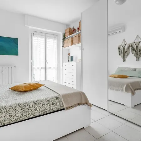 Casa Sibilla - Balcony Apartment, 7min Linate & Arena, Fast Wifi Apartment *