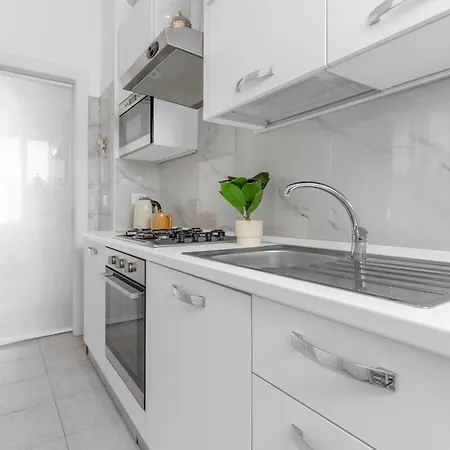 Casa Sibilla - Balcony Apartment, 7min Linate & Arena, Fast Wifi Apartment Mailand