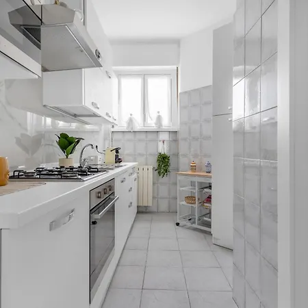 Apartment Casa Sibilla - Balcony Apartment, 7min Linate & Arena, Fast Wifi *