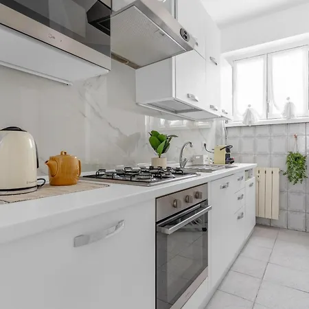 Casa Sibilla - Balcony Apartment, 7min Linate & Arena, Fast Wifi *